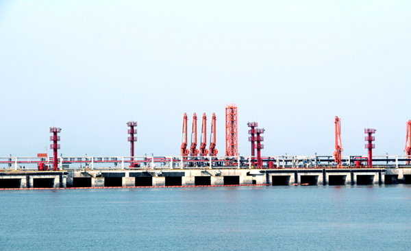 中国沿海化工园区深水码头